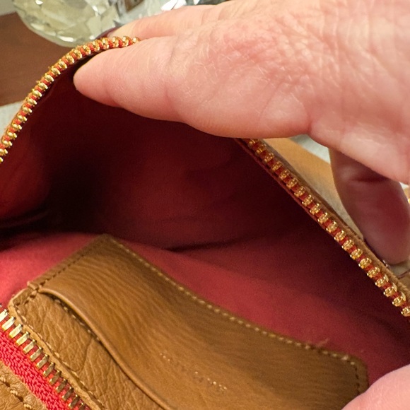 Hammitt Tony bag ( small) Tan and Gold Crossbody Bag w red zipper - Picture 4 of 6